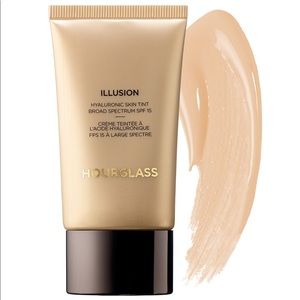 Hourglass Illusion Hyaluronic Skin Tint in Beige